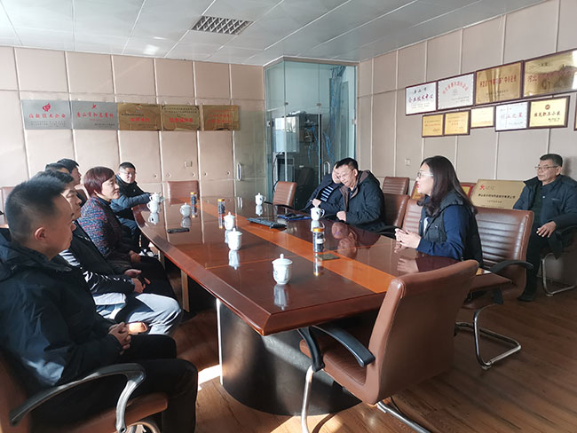 A Shandong Ipari és Kereskedelmi Szövetség meglátogatta a Tangshan Jinsha Company-t